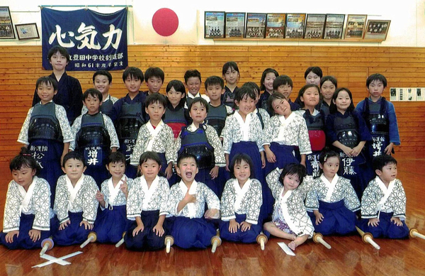 「少年剣道教育奨励賞」を受賞して 新運館「剣道教室」土屋昌代